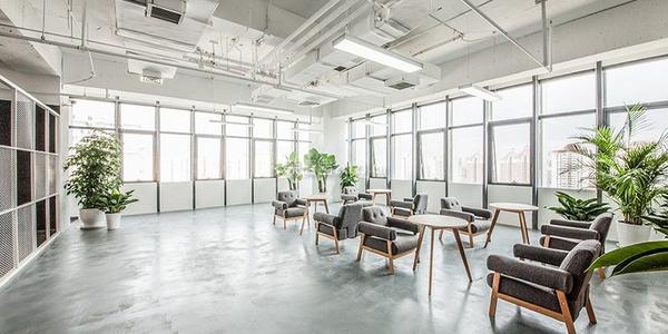 北京长安街办公室装修中如何改善室内视觉环境？
