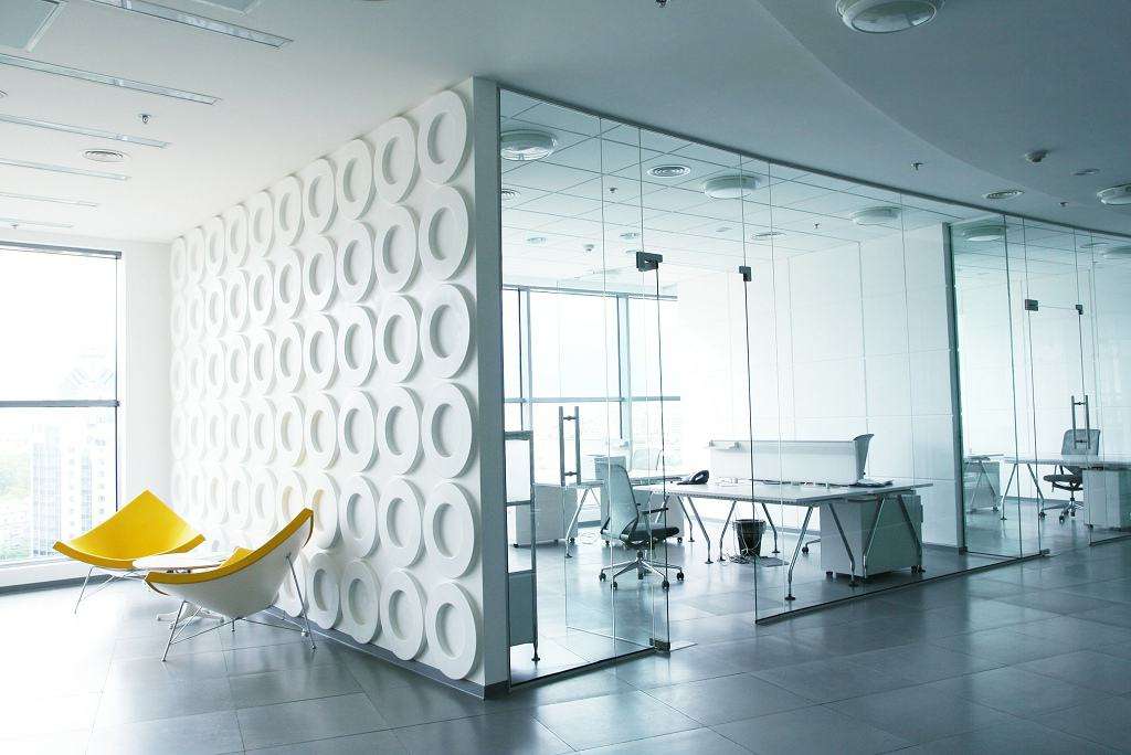 上榜设计：办公室隔断墙用什么材料好 办公室隔断墙材料价格多少